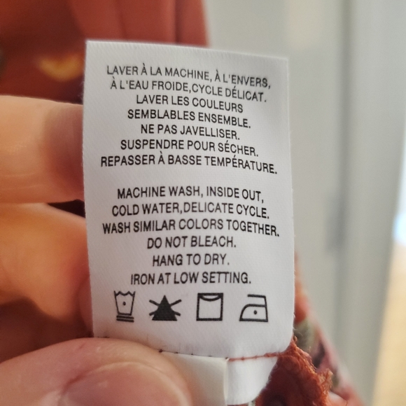 Short Sleeve Floral Blouse - Picture 7 of 8